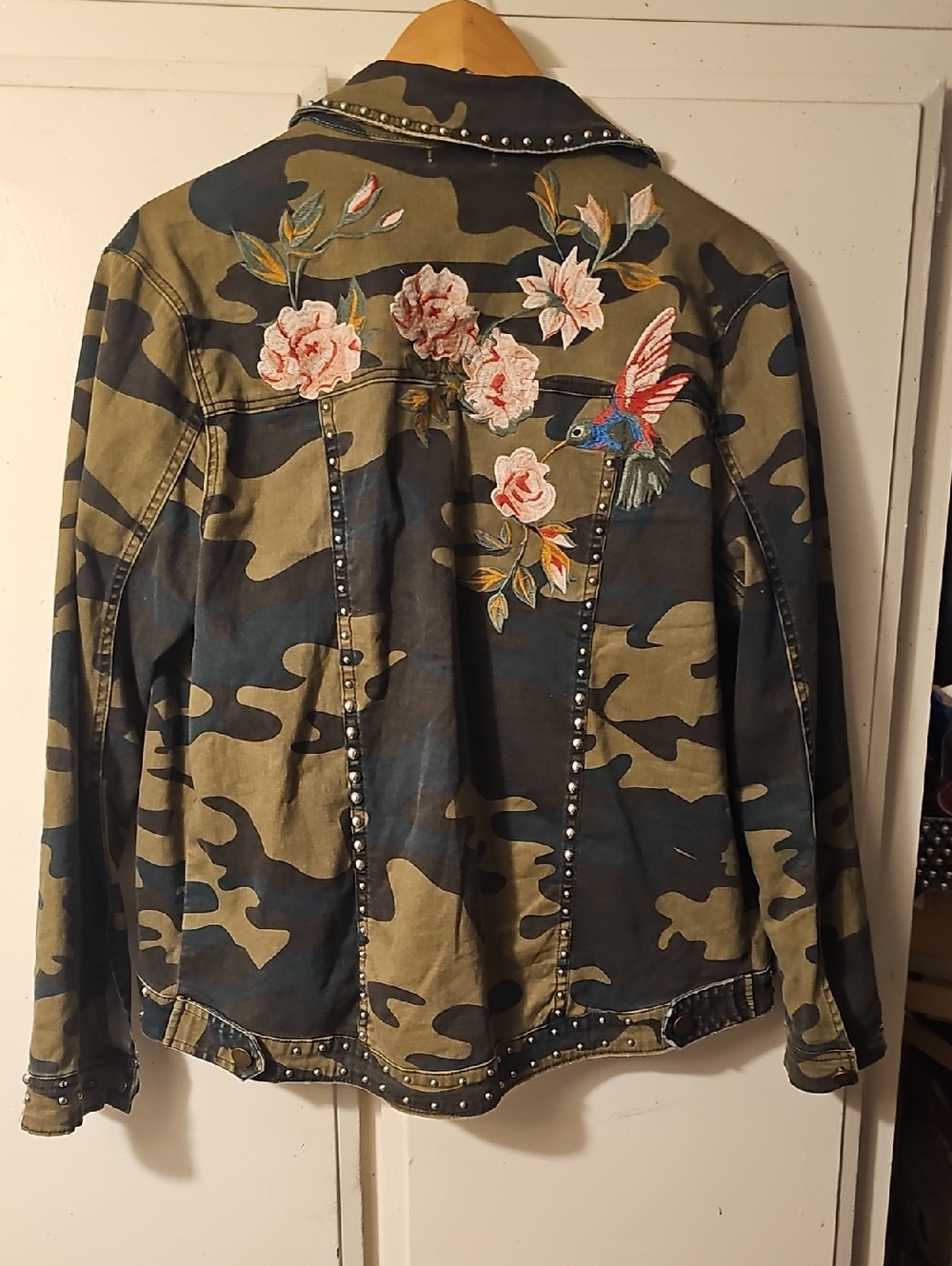 ARRIVE Camo Embroidered Denim Jacket, Women's, Size S - Picture 2 of 8